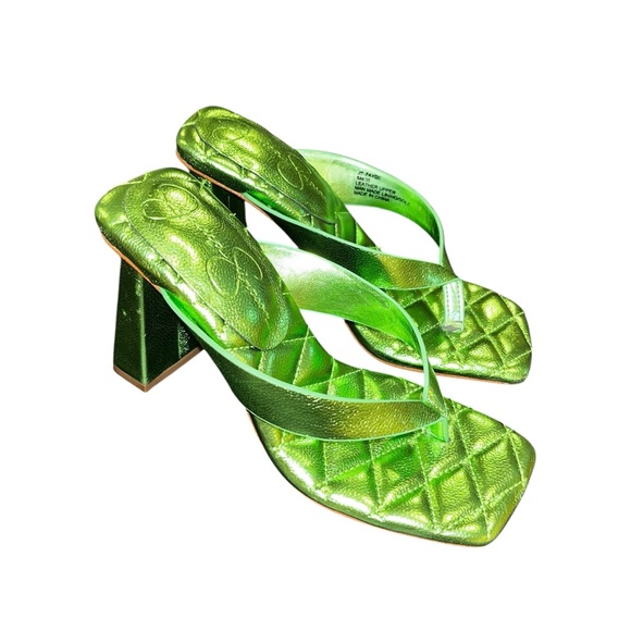 Jessica Simpson Shoes - Green Quilted Jessica Simpson Zayde thin thong Sandals Block heels metallic sz 5